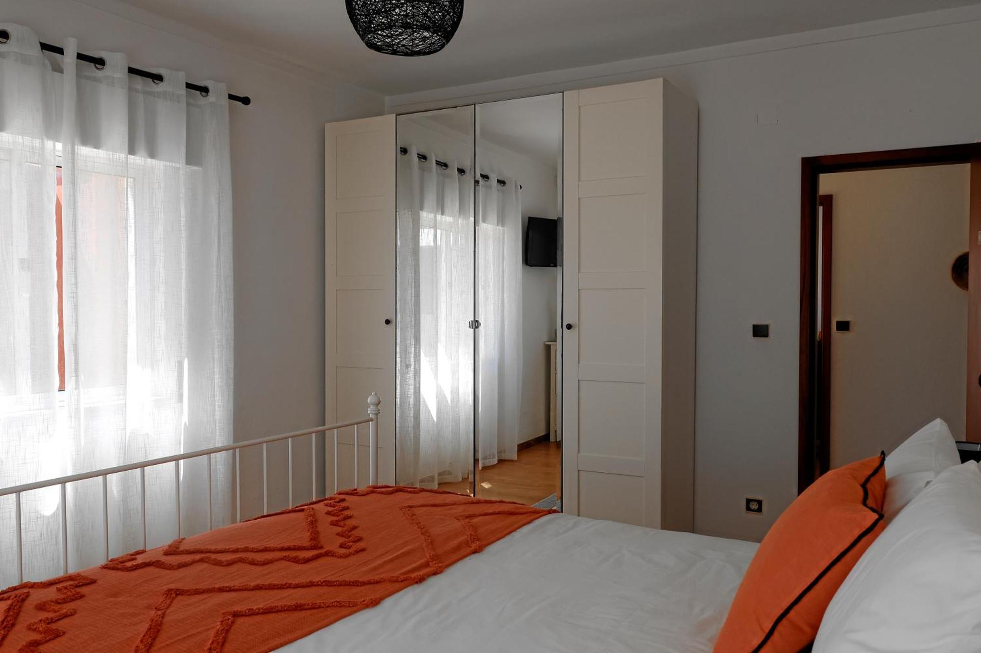 Holiday home *private Outdoor Area* 300m-beach, Swing/no Stairs Sao Martinho do Porto